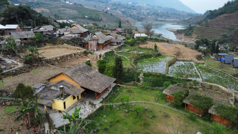 Cha Ta Homestay & Trekking Tour Sa Pa - B&B Sa Pa