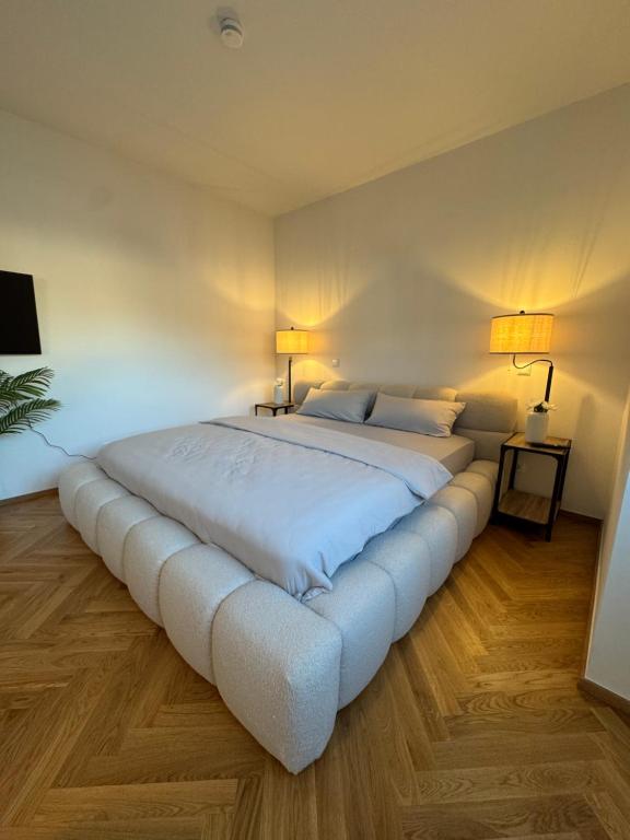 Isaak Apartment Löwenbau E1-W05 - Chambres d'hôtes Waldshut-Tiengen