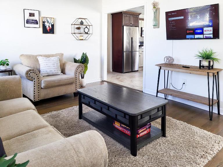 Spacious 2-BR 1-Bath King suite! - Chambres d'hôtes Plainville