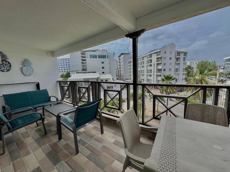 Apartamentos Hansa Reef - Mejor ubicación. - Chambres d'hôtes San Andrés
