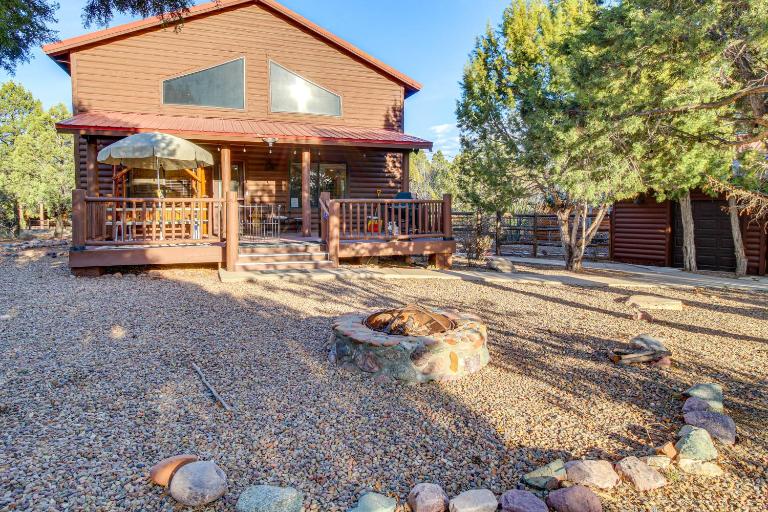 Close to Golf & Hiking: Show Low Family Cabin - Chambres d'hôtes Show Low