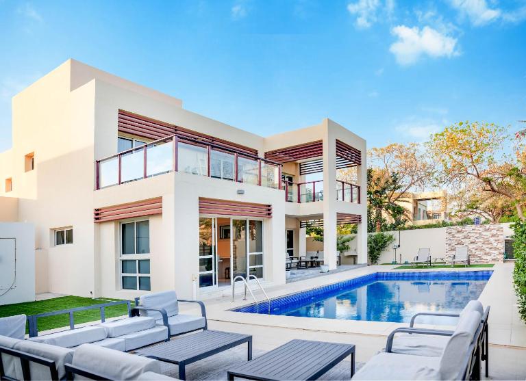 Luxurious 6-BHK Villa with Private Pool in Malibu - Bed and Breakfast Ras Al Khaimah
