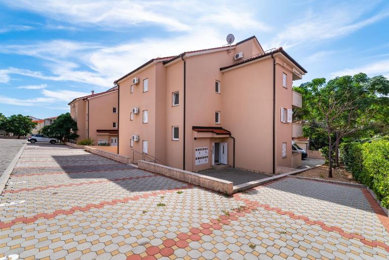 Dimmy Apartments Near The Sea - B&B Novalja