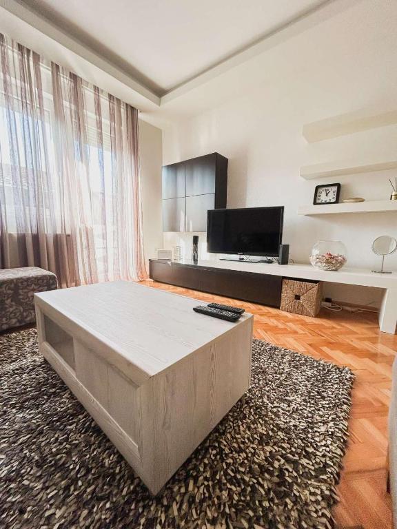 Elena apartman - B&B Vranje