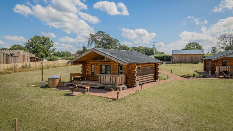 Chestnut - Tedstone Log Cabins - Ferienwohnung Bromyard
