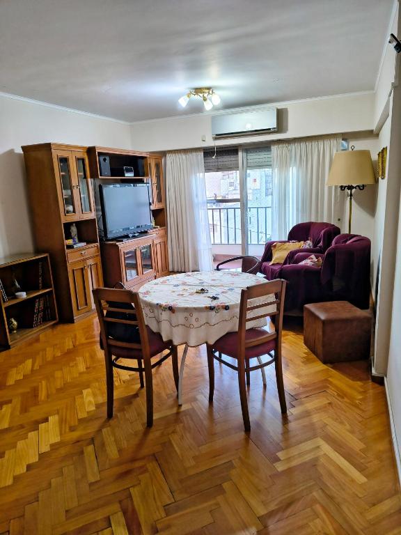 Depto hermoso super centrico! Mask - Bed and Breakfast Rosario