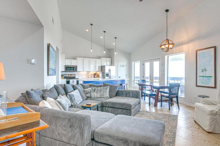 Gulf-View Deck: West End Family Home in Galveston! - Bed and Breakfast Galveston
