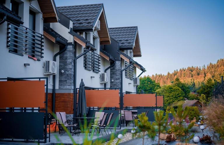 Nad Lipami 2 - apartament z tarasem blisko stoku Szczyrk - B&B Szczyrk