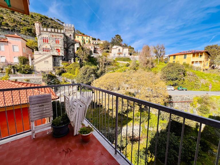 Oltremare Central Apartment - B&B Levanto