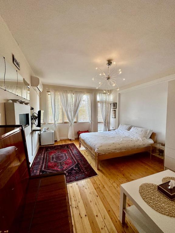Mary's Guesthouse - Bed and Breakfast Banya