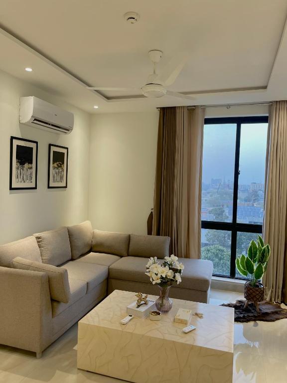 Zameen Aurum Luxury Apartment Gulberg-3 Mirhaahomes-2 - Ferienwohnung Lahore