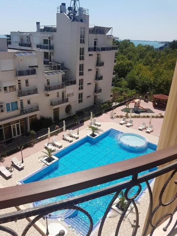 Apartment Lazur, Flora Beach Resort - B&B Pomorie