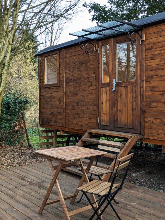 Roulotte avec terrasse à Montreuil - B&B Montreuil