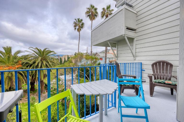 217W 217 Whittley Ave - B&B Avalon