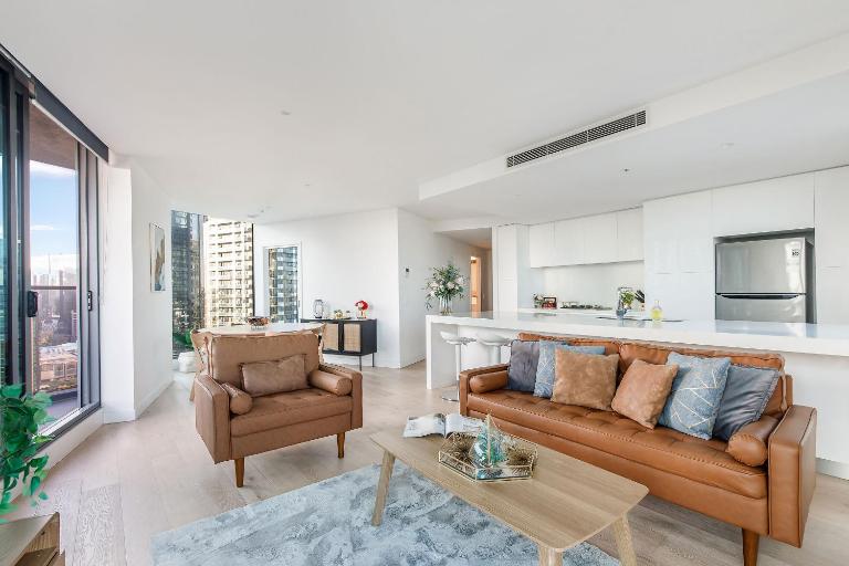 Skyscape Flair - Resort-style Living in the City - B&B Melbourne
