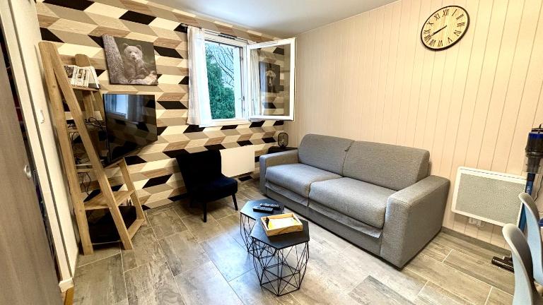 Chez Yoyo & Mag - T2 en centre ville - Wi-Fi - Parking - Bed and Breakfast Bagnères-de-Luchon