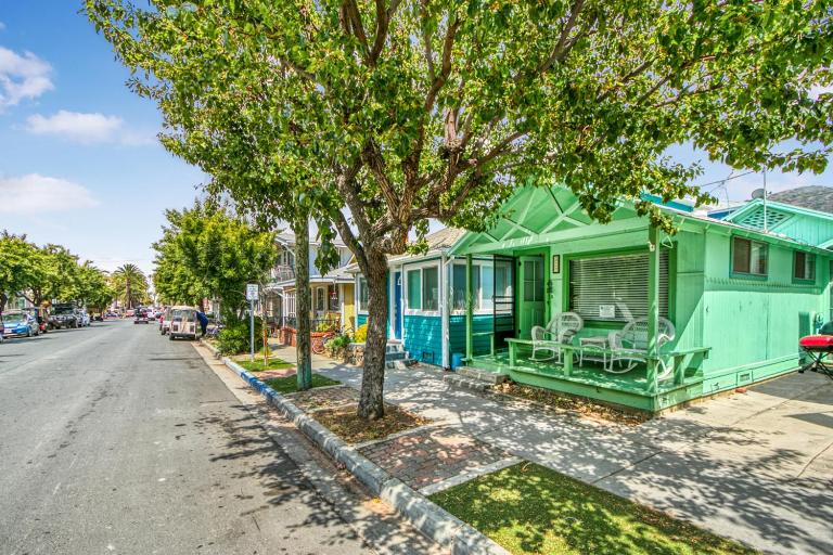 322S 322 Sumner Ave - B&B Avalon