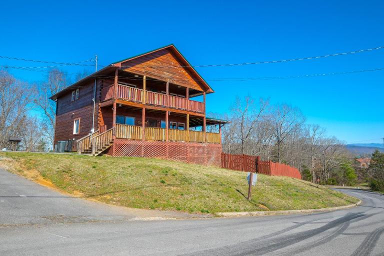 Deer Lodge By Colonial Properties - B&B Pigeon Forge