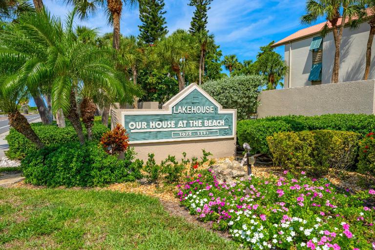 Lake House at the Beach C207 by Beachside Management - B&B Siesta Key