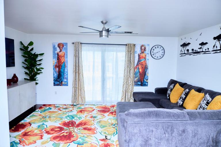 Beautifully Designed & Spacious Apartment in Newark 10mins from EWR Airport, Close to NYC and Beth Israel Hospital - B&B Newark