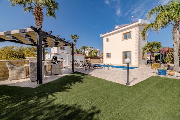 Tranquility Villa - B&B Ayia Napa