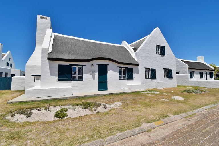At The Beach House - B&B Struisbaai