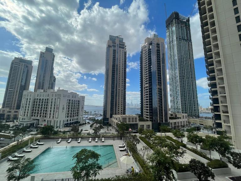 3BR Haven with Burj Views by MagnoliasVHR - Ferienwohnung Dubai