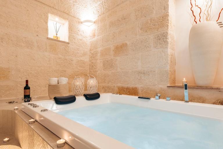 ROAL SUITE - Apulian luxury house - Jacuzzi & SPA - B&B Polignano a Mare