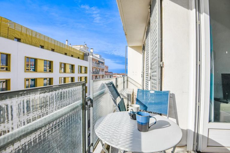 Appart 3 ch avec balcon à la Joliette - Ferienwohnung Marseille