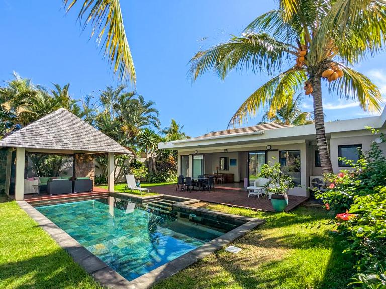 Soleya 3-Bedroom Villa with Private Pool by LOV Mauritius - B&B Grand Baie