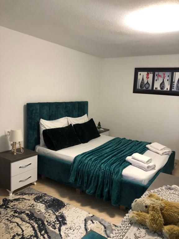 Dejani Guest House - Bed and Breakfast Pogradec