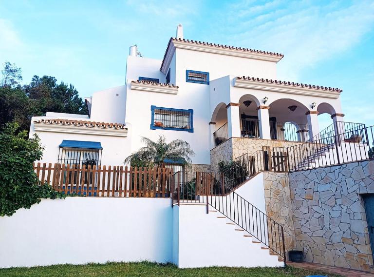 LUMINIAN Big Modern Villa with outstanding views sea & countryside - B&B Mijas