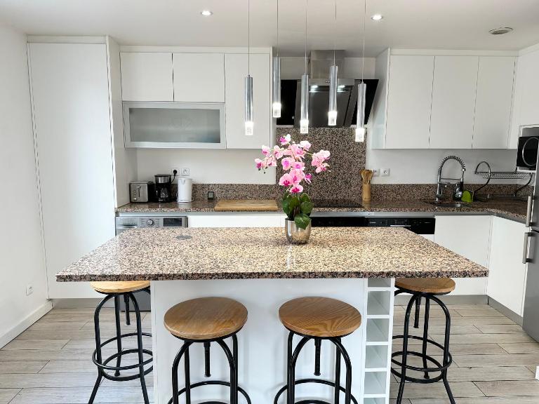 Design Orly Paris - Suites privées - Parking - B&B Savigny-sur-Orge