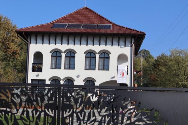 Conacul Edy și Anastasia - B&B Polovragi