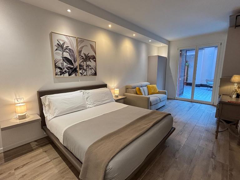 Smart House S.Orsola - Garage & Garden - B&B Bologna