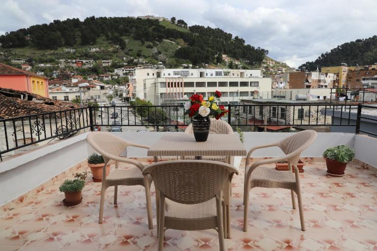 Guesthouse Ijon Berat - Bed and Breakfast Berat