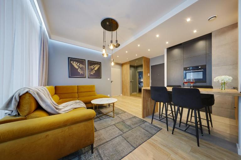 Central Apartments Katowice - City Center - Chic and Luxury - S59 - Chambres d'hôtes Katowice