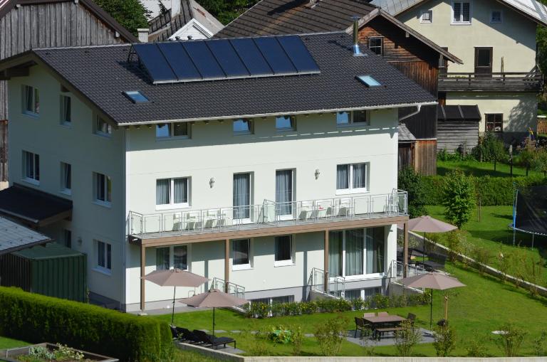 Apartment Haus Van der Leij - Chambres d'hôtes Russbach am Pass Gschütt
