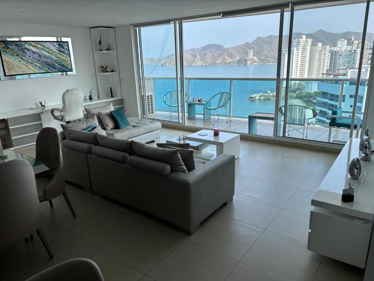 Ocean View Penthouse - B&B Gaira