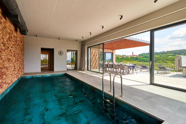 Holiday house Sunset Chalet - Indoor pool - B&B Donji Kraj