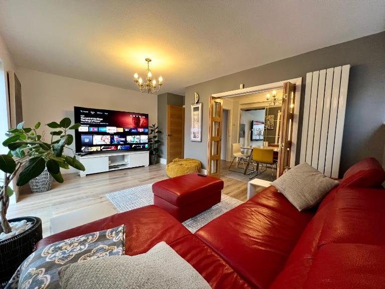 Timeless English Elegance 4BR Luxury Home in Petts Wood - Chambres d'hôtes Orpington