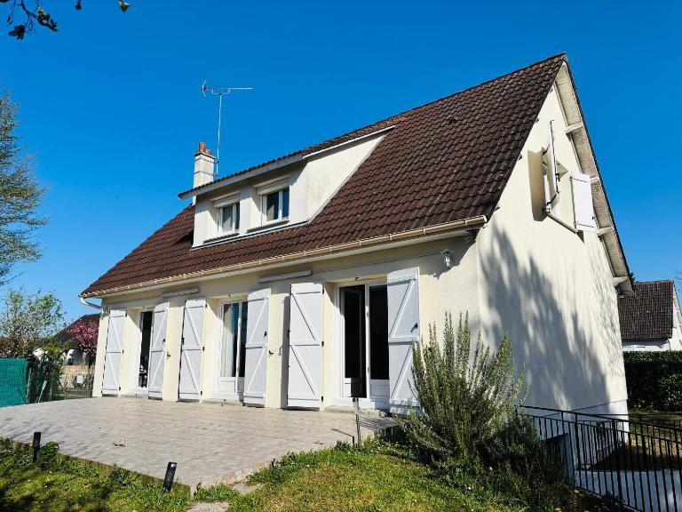 Le Pavillon G aillard - Maison de 5 chambres - Bed and Breakfast Gien