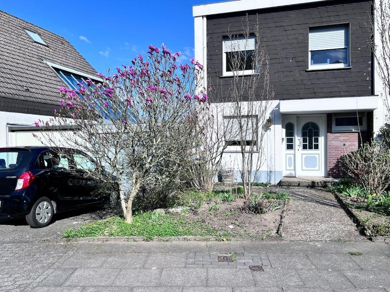 Villa with garden, spa and cleaning service - B&B Wuppertal
