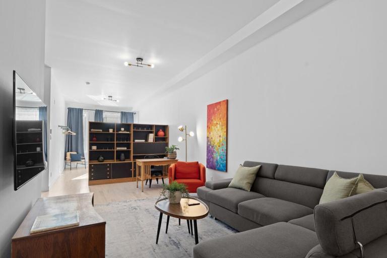 New Modern 2bdr Apartment in Little Italy - Ferienwohnung Montreal