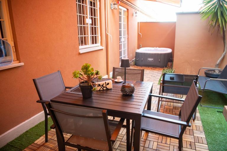 Welcoming Vatican Garden Home - with Hot Hub - Ferienwohnung Rom