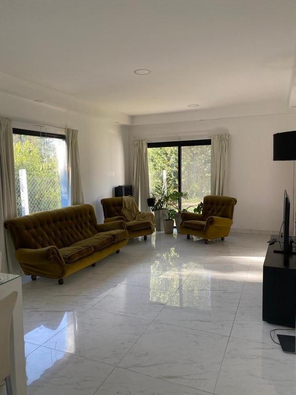 Casa amplia y moderna - Ferienwohnung Saladillo