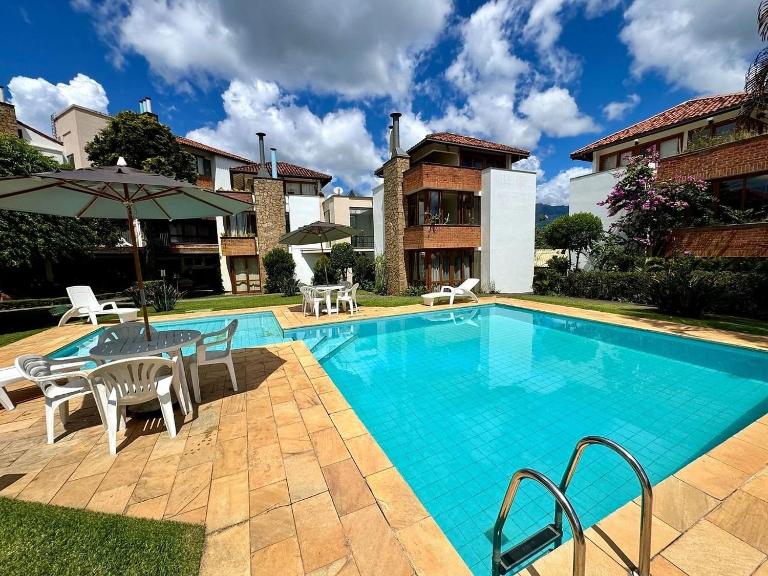 Duplex incrível a 5 min do centro com piscina - Chambres d'hôtes Nova Friburgo