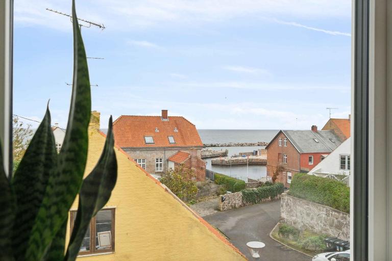 Harborside Apartment With Terrace Bike Shed - B&B Allinge
