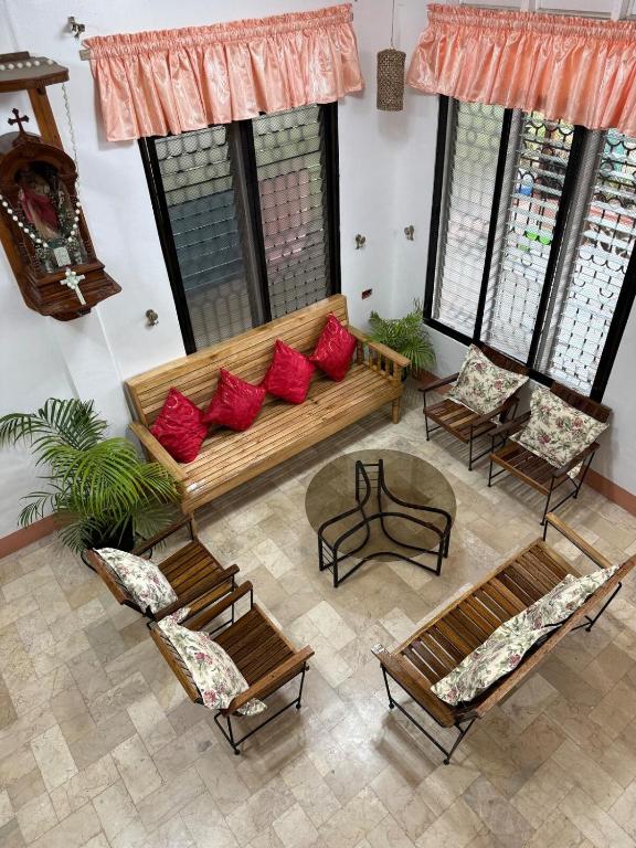 Baloy Enyo-Noning - B&B Baao
