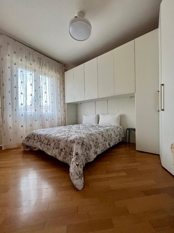 HOME FORNASINI - Fiera - - B&B Bologna